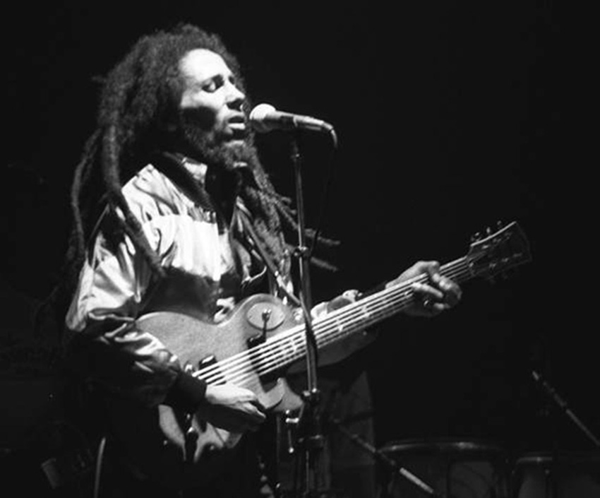 Bob Marley in Concert Zurich 05-30-1980 - Autor Ueli Frey - http://www.drjazz.ch/album/bobmarley.html, CC BY-SA 3.0, https://commons.wikimedia.org/w/index.php?curid=1899036
