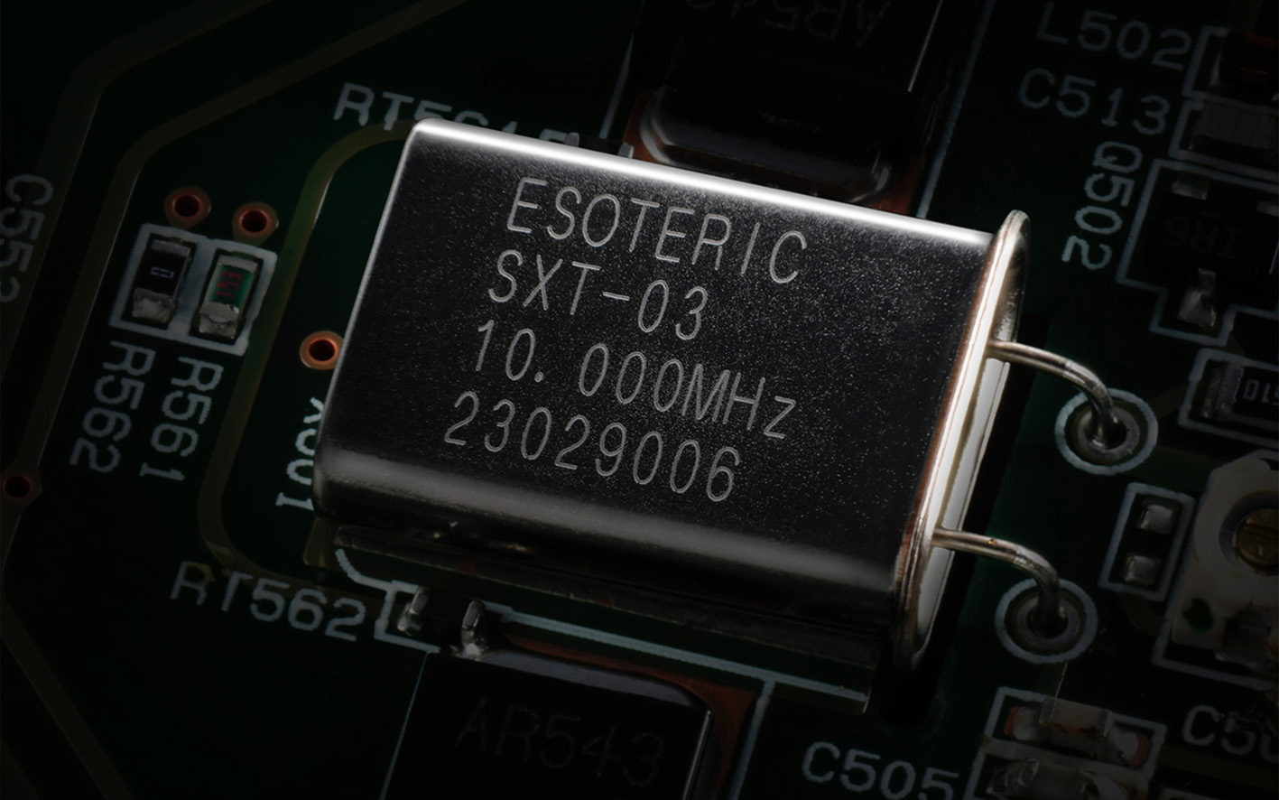 Esoteric G-05 Master Clock Generator čip