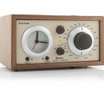 Tivoli Audio Model Three BT - Walnut / Beige - bežični AM/FM/ Bluetooth/USB radio-sat sa Aux ulazom
